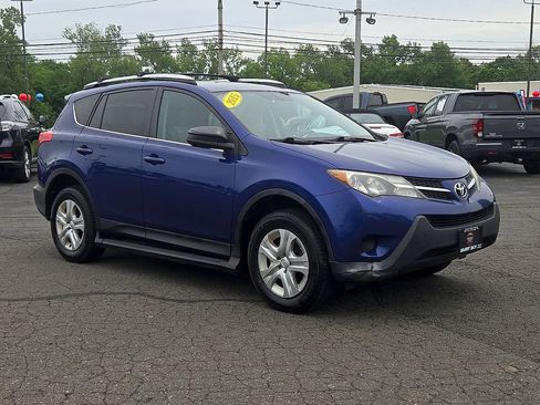 Used 2015 Toyota RAV4 LE AWD/4WD image 4