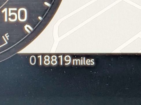 Used 2025 Land Rover Defender 110 X-Dynamic SE AWD/4WD image 35