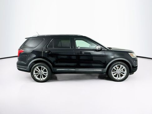 Used 2019 Ford Explorer XLT w/ Equipment Group 202A AWD/4WD image 10