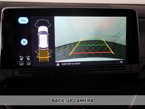 Used 2025 Volkswagen Atlas Cross Sport SE FWD image 5