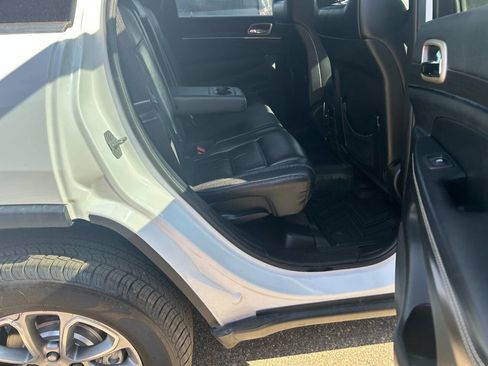 Used 2015 Jeep Grand Cherokee Limited image 19