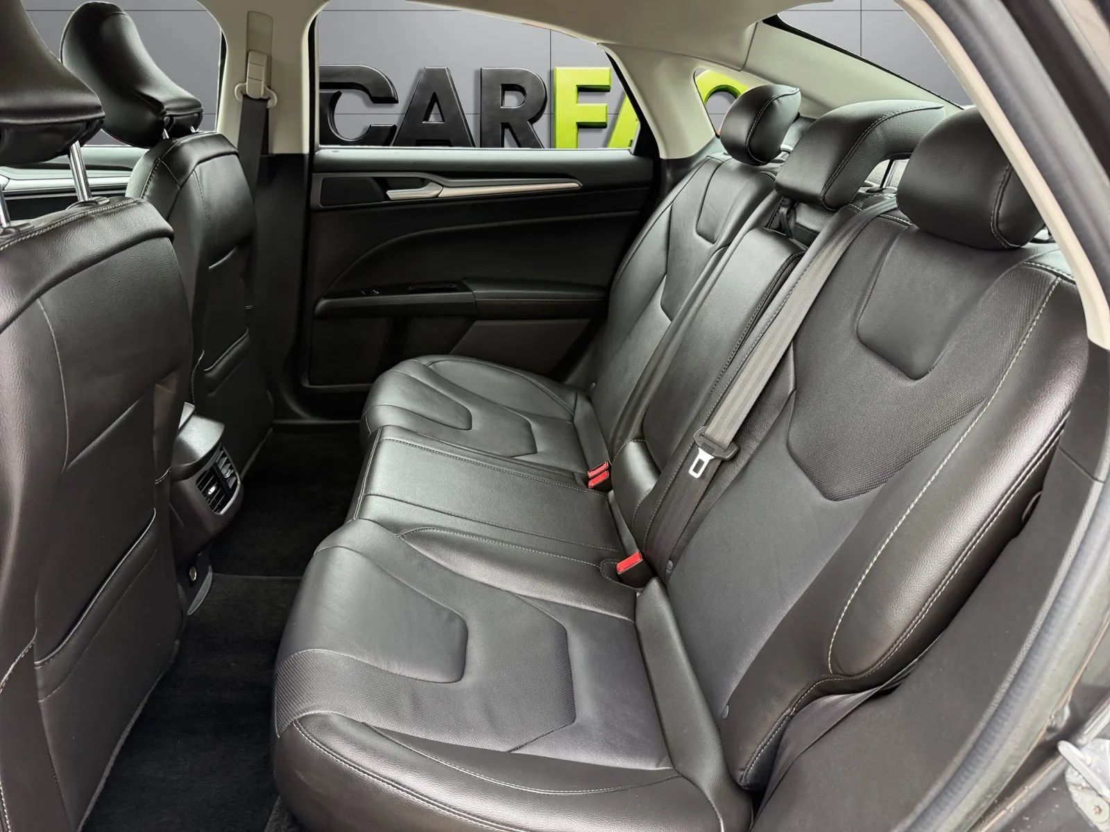 Used 2016 Ford Fusion Titanium AWD/4WD image 19