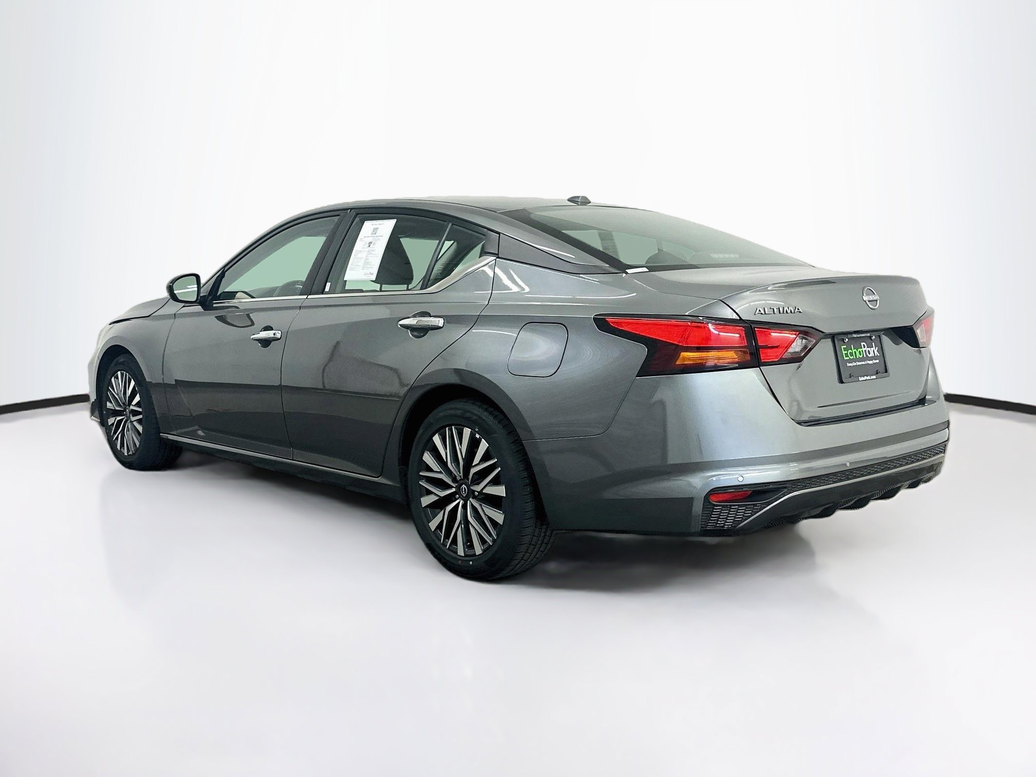 Used 2025 Nissan Altima 2.5 SV FWD image 5