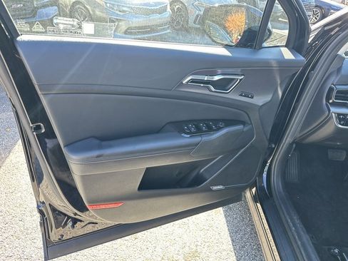 Used 2023 Kia Sportage SX image 11