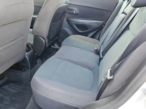 Used 2019 Chevrolet Trax LS image 18