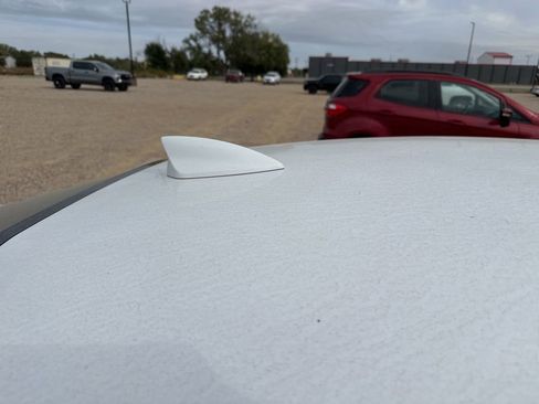 Used 2023 Chevrolet Malibu LT image 18