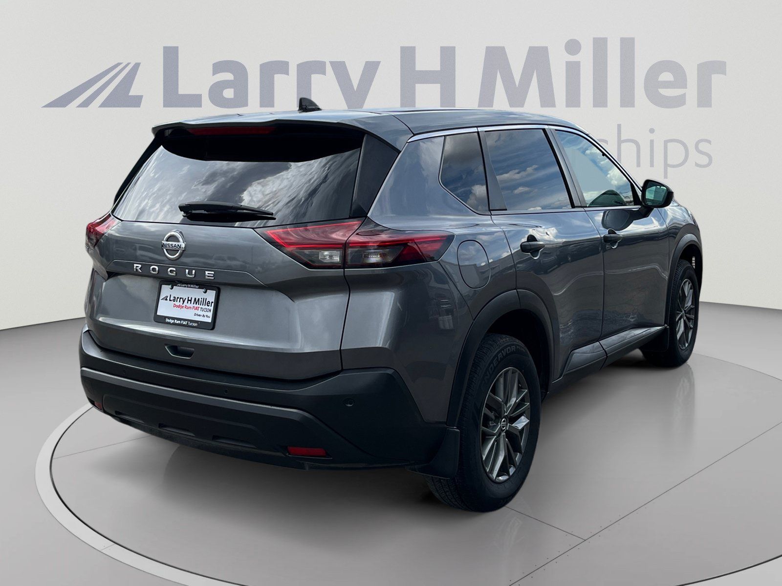Used 2021 Nissan Rogue S FWD image 5