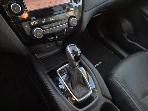Used 2018 Nissan Rogue SL w/ Premium Package image 21