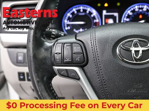 Used 2017 Toyota Highlander Limited Platinum AWD/4WD image 15