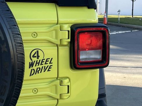 Used 2023 Jeep Wrangler Willys image 5