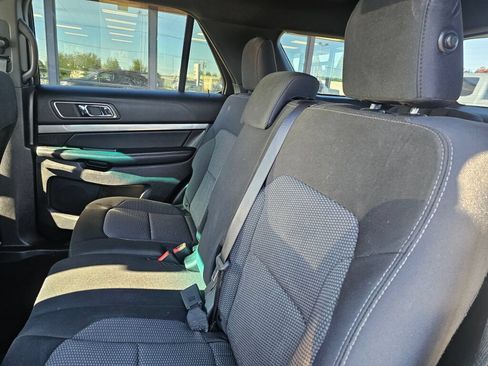 Used 2019 Ford Explorer XLT AWD/4WD image 14
