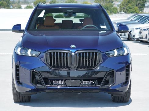 New 2026 BMW X5 xDrive40i w/ M Sport Package AWD/4WD image 2