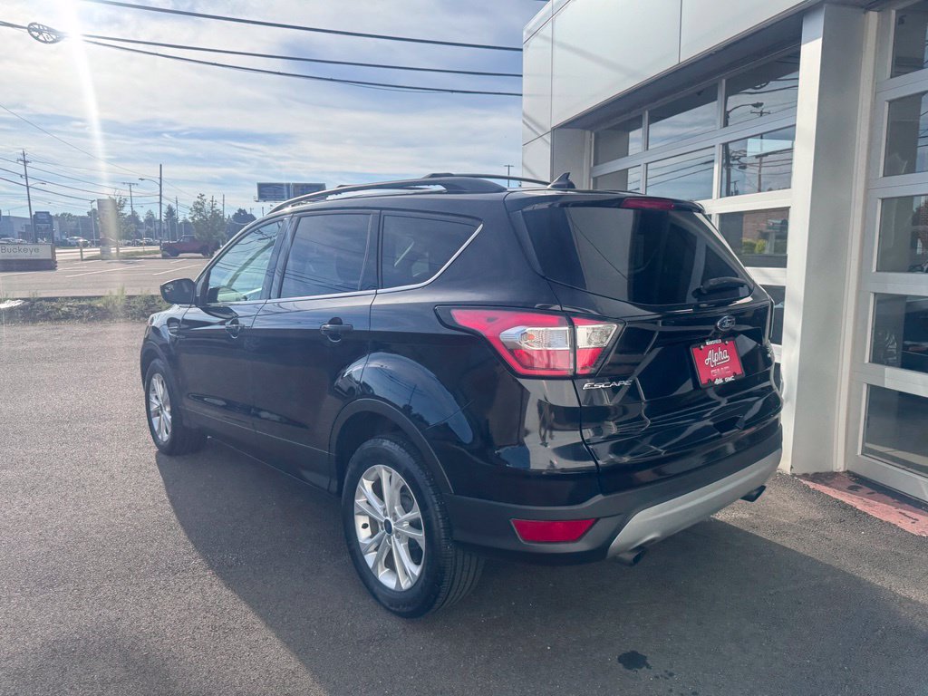 Used 2018 Ford Escape SE w/ SE Sync 3 Package AWD/4WD image 3
