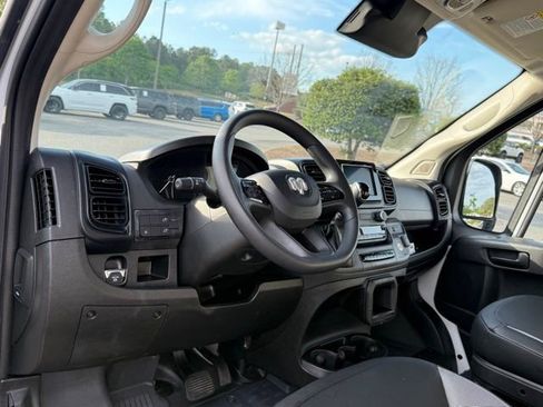 Used 2025 RAM ProMaster 2500 w/ Convenience Group FWD image 15