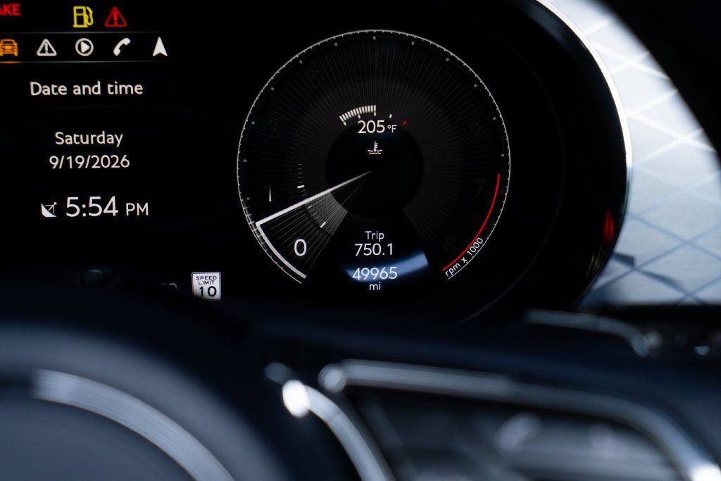 Used 2022 Bentley Bentayga AWD/4WD image 33