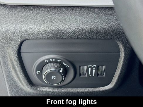 Used 2022 Jeep Grand Cherokee L Limited RWD image 11
