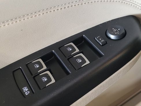 Used 2015 Cadillac SRX Luxury image 27