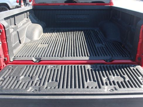 Used 2023 Nissan Frontier SV image 11