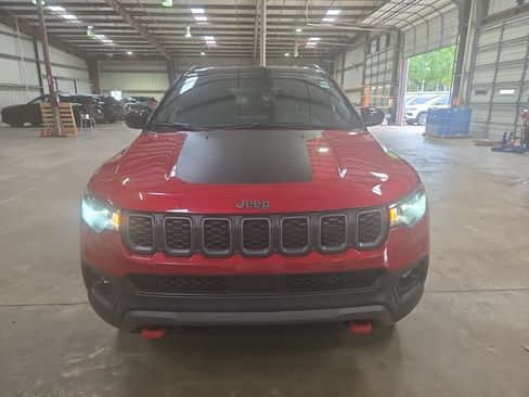 Used 2025 Jeep Compass Trailhawk AWD/4WD image 7