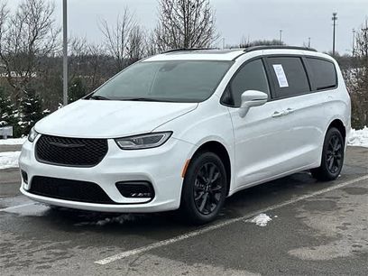 Used 2021 Chrysler Pacifica Limited w/ S Appearance Package