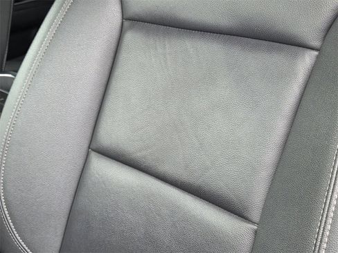 Used 2024 Chevrolet Suburban LT image 18