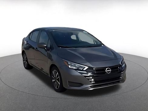 Used 2025 Nissan Versa SV FWD image 3