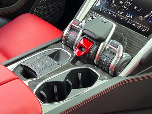 Used 2020 Lamborghini Urus AWD/4WD image 44