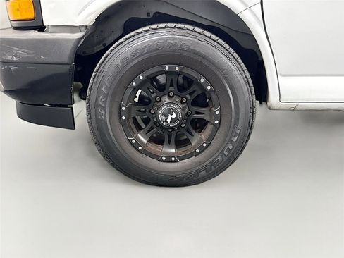Used 2020 GMC Savana 2500 Extended w/ Enhanced Convenience Package RWD image 14