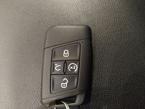 Used 2023 Volkswagen Atlas SE FWD image 32
