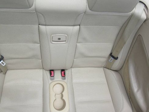 Used 2011 Volkswagen Eos Komfort FWD image 34