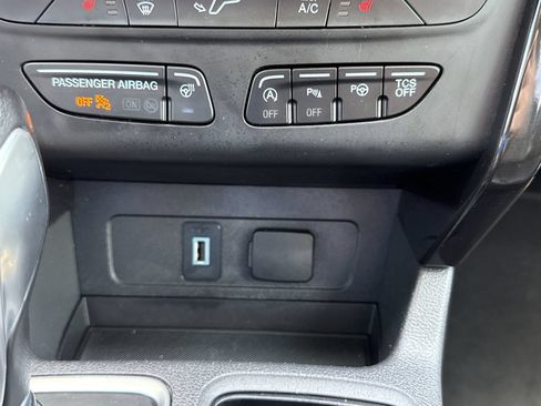 Used 2019 Ford Escape Titanium AWD/4WD image 25
