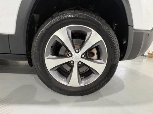 Used 2021 Jeep Cherokee Limited w/ Elite Package image 62