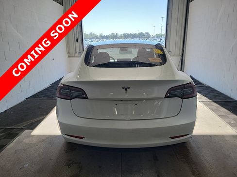 Used 2023 Tesla Model 3 Standard Range RWD image 4