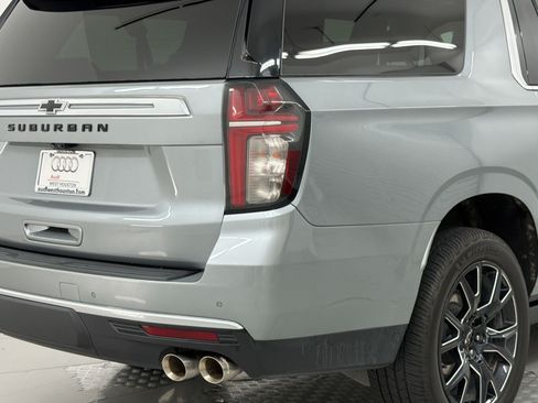 Used 2023 Chevrolet Suburban High Country w/ Premium Package 2 RWD image 27