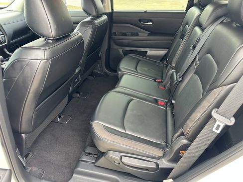 Used 2022 Nissan Pathfinder SL image 24