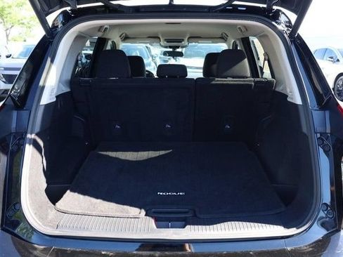 Certified 2025 Nissan Rogue SV FWD image 7
