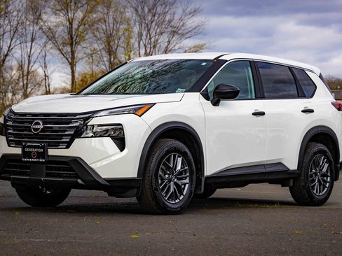 Certified 2024 Nissan Rogue S image 19