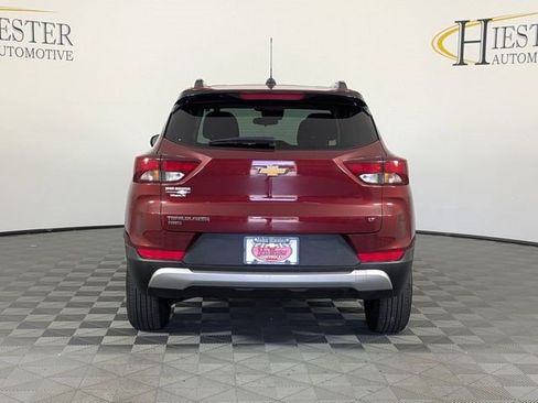 Used 2025 Chevrolet TrailBlazer LT AWD/4WD image 3