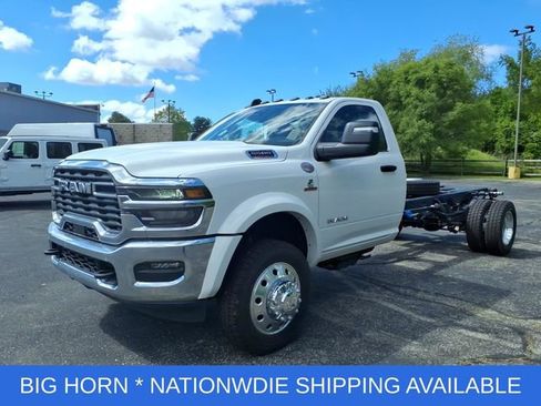 New 2026 RAM 5500 4x4 Regular Cab image 3