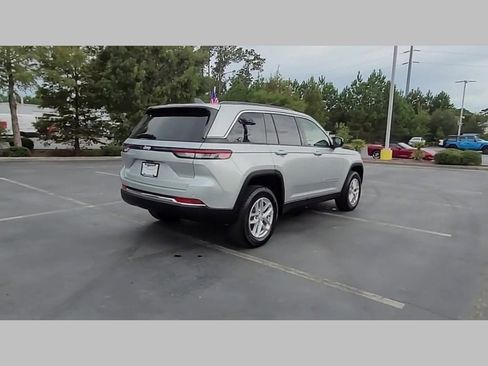 New 2025 Jeep Grand Cherokee Laredo X w/ Luxury Tech Group I image 31