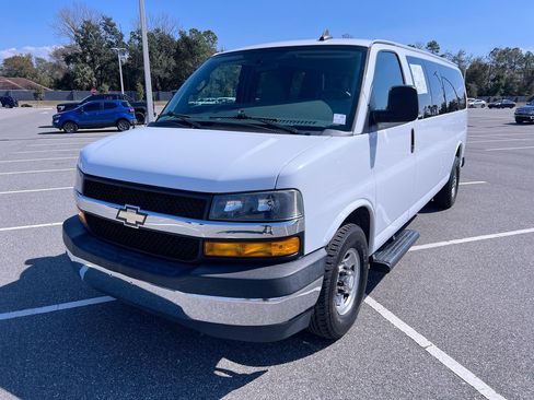 Used 2018 Chevrolet Express 3500 LT w/ LT Preferred Equipment Group image 7