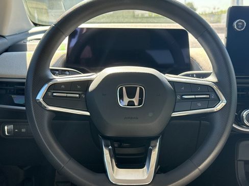 Used 2024 Honda Prologue EX image 12