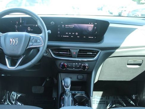 Used 2024 Buick Encore GX Preferred FWD image 17