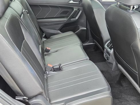 Certified 2023 Volkswagen Tiguan SE R-Line FWD image 15