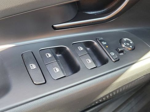New 2026 Hyundai Elantra Sport FWD image 17