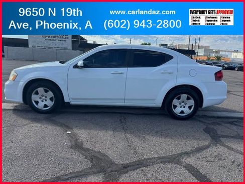 Used 2012 Dodge Avenger SXT image 4