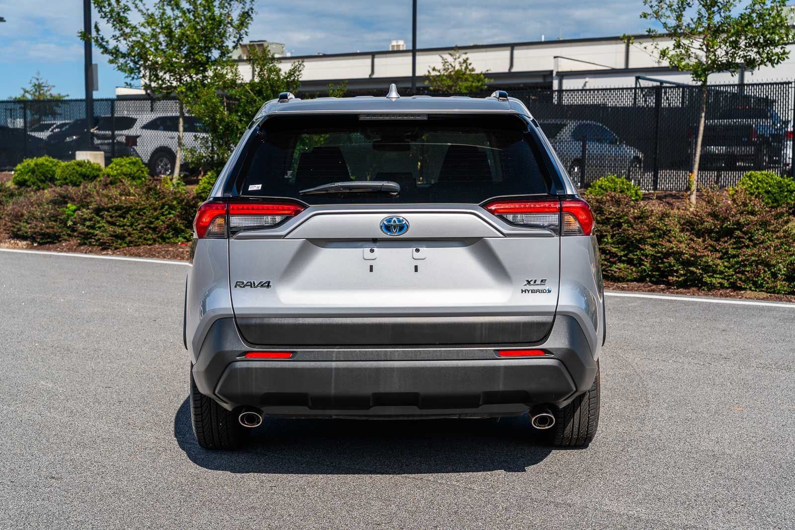Used 2020 Toyota RAV4 XLE w/ Convenience Package AWD/4WD image 6