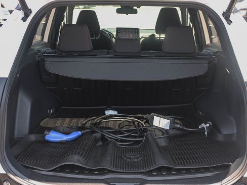 Used 2022 Toyota RAV4 SE w/ Weather & Moonroof Package AWD/4WD image 26