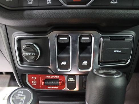 Used 2024 Jeep Wrangler Sport AWD/4WD image 45