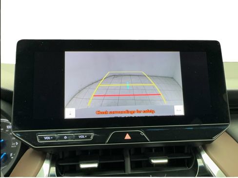 Used 2024 Toyota Venza XLE AWD/4WD image 46